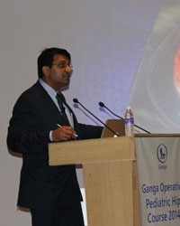 Dr Hosalkar discussing ‘Cartilage Grafting’ for advanced management of Hip Joint Preservation Surgery in Adults