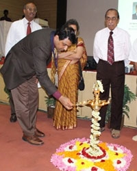 Dr Hosalkar lighting the ‘Inauguration light’ during the ceremony for the ‘Hip Preservation Course at Ganga Hospital, Coimbatore,